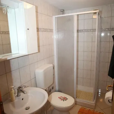 Lily 3* Vrana (Ceres)