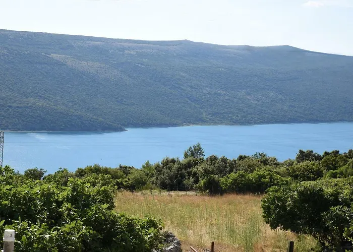 Lily Πανσιόν Vrana (Ceres)